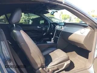 2005 Ford Mustang Deluxe with VIN 1ZVFT84N655232308, listed as a IAAI auction lot 42139250 with 200,850 mi miles. Bid and sale history available at carsss.com. Image 5.