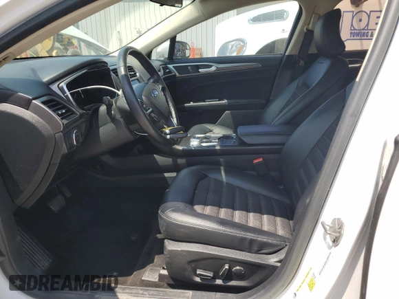 2017 Ford Fusion SE с VIN 3FA6P0H75HR406364, выставлен на аукционе Copart как лот 62405635 с пробегом 98 873 миль миль и Списание • Salvage title. История ставок и продаж доступна на DreamBid. Изображение 7.