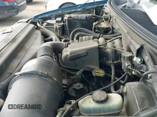 2001 Ford F-150 XL z VIN 1FTZX17231NA57927, wystawiony jako IAAI lot #42554289 z przebiegiem 2 740 141 mil mil oraz . Historia ofert i sprzedaży dostępna na DreamBid. Obrazek 19.