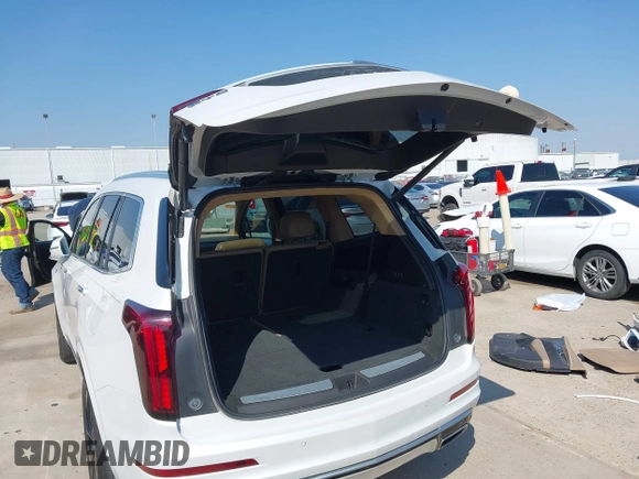 2020 Cadillac XT6 FWD Premium Luxury z VIN 1GYKPERS1LZ103976, wystawiony jako IAAI lot #41679005 z przebiegiem 57 249 mil mil oraz . Historia ofert i sprzedaży dostępna na DreamBid. Obrazek 18.