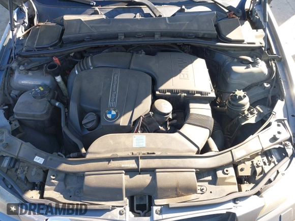 2011 BMW 3 Series 335i xDrive с VIN WBAPL5C54BA916829, выставлен на аукционе IAAI как лот 41760447 с пробегом 133 057 миль миль и . История ставок и продаж доступна на DreamBid. Изображение 10.