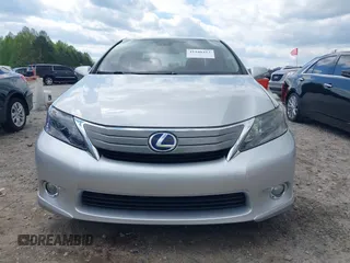 2010 Lexus HS 250h z VIN JTHBB1BA6A2014293, wystawiony jako IAAI lot #41948412 z przebiegiem 224 399 mil mil oraz . Historia ofert i sprzedaży dostępna na DreamBid. Obrazek 12.