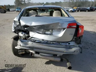 2013 Volvo S60 T5 Premier z VIN YV1612FS2D2189380, wystawiony jako Copart lot #46792015 z przebiegiem 116 782 mil mil oraz Szkody całkowita. Historia ofert i sprzedaży dostępna na DreamBid. Obrazek 6.