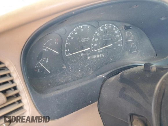 1996 Ford Explorer XLT z VIN 1FMDU32P7TZA99462, wystawiony jako Copart lot #67788154 z przebiegiem 195 839 mil mil oraz Szkoda całkowita • Salvage title. Historia ofert i sprzedaży dostępna na DreamBid. Obrazek 9.