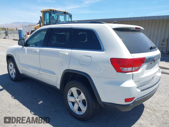 2012 Jeep Grand Cherokee Laredo with VIN 1C4RJEAG0CC210274, listed as a IAAI auction lot 42099944 with 177,527 mi miles. Bid and sale history available at carsss.com. Image 3.