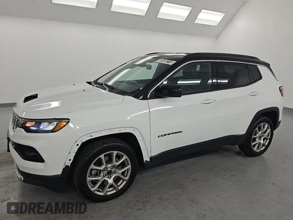 2025 Jeep Compass Limited z VIN 3C4NJDCN9ST507387, wystawiony jako Copart lot #62530215 z przebiegiem 9 049 mil mil oraz Czysty tytuł • Clean title. Historia ofert i sprzedaży dostępna na DreamBid. Obrazek 1.