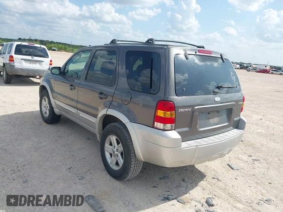 2005 Ford Escape Hybrid with VIN 1FMCU95H55KC07544, listed as a IAAI auction lot 42104756 with 250,109 mi miles and . Bid and sale history available at DreamBid. Image 3.