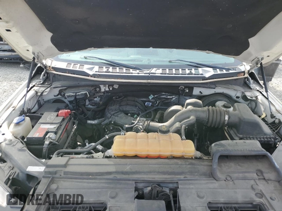 2015 Ford F-150 XL z VIN 1FTMF1C82FKD70998, wystawiony jako Copart lot #56181135 z przebiegiem 135 427 mil mil oraz Szkoda całkowita • Salvage title. Historia ofert i sprzedaży dostępna na DreamBid. Obrazek 11.