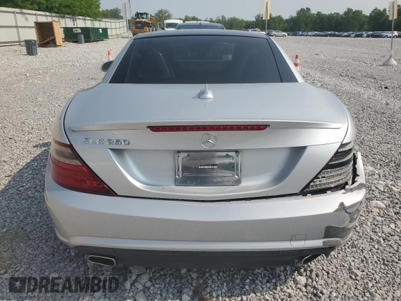 2015 Mercedes-Benz SLK 250 z VIN WDDPK4HA5FF101656, wystawiony jako Copart lot #59117435 z przebiegiem 65 169 mil mil oraz Szkoda całkowita • Salvage title. Historia ofert i sprzedaży dostępna na DreamBid. Obrazek 6.