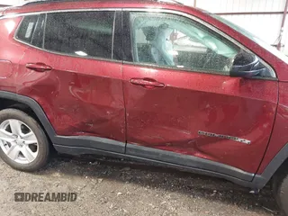 2022 Jeep Compass Latitude z VIN 3C4NJDBBXNT158865, wystawiony jako IAAI lot #41973643 z przebiegiem 11 209 mil mil oraz . Historia ofert i sprzedaży dostępna na DreamBid. Obrazek 6.
