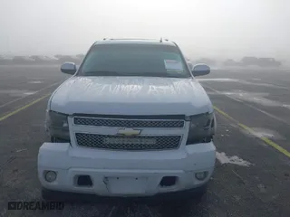 2008 Chevrolet Suburban LT w/3LT with VIN 3GNFC16068G211085, listed as a IAAI auction lot 41929457 with 297,452 mi miles. Bid and sale history available at carsss.com. Image 6.