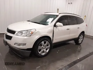 2012 Chevrolet Traverse 1LT z VIN 1GNKRGED5CJ410592, wystawiony jako IAAI lot #41714693 z przebiegiem 108 206 mil mil oraz . Historia ofert i sprzedaży dostępna na DreamBid. Obrazek 18.