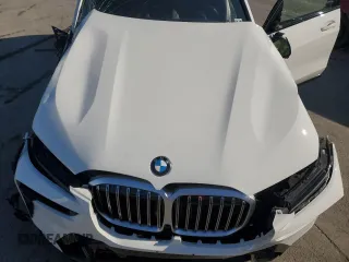 2024 BMW X7 xDrive40i with VIN 5UX23EM05R9S88273, listed as a Copart auction lot 88320765 with 17,443 mi miles and Salvage Title. Bid and sale history available at carsss.com. Image 12.