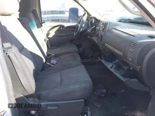 2013 Chevrolet Silverado 2500HD LT with VIN 1GC1CXCG6DF199703, listed as a IAAI auction lot 41287141 with 1 mi miles. Bid and sale history available at carsss.com. Image 5.