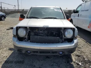 2014 Jeep Patriot Altitude with VIN 1C4NJPBAXED537475, listed as a Copart auction lot 57080595 with 173,599 mi miles and Clean title. Bid and sale history available at DreamBid. Image 5.