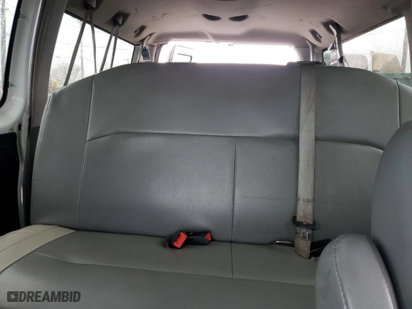 2014 Ford Econoline Wagon XL with VIN 1FBNE3BL8EDB20505, listed as a Copart auction lot 86013044 with 176,981 mi miles and Clean Title. Bid and sale history available at carsss.com. Image 10.