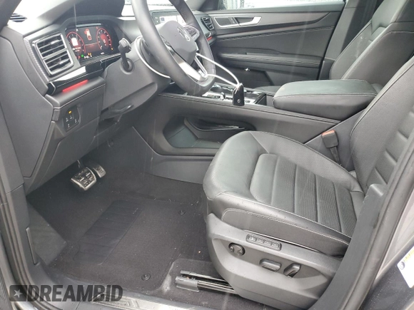 2024 Volkswagen Atlas SEL R-Line with VIN 1V2AE2CA0RC201364, listed as a Copart auction lot 59367255 with 13,638 mi miles and Salvage title. Bid and sale history available at DreamBid. Image 7.