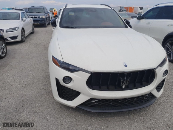 2022 Maserati Levante GT with VIN ZN661XUA2NX396142, listed as a Copart auction lot 74975334 with 0 mi miles and Salvage Title. Bid and sale history available at carsss.com. Image 5.