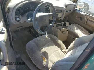 1998 Chevrolet Astro Cargo Van w/YF7 with VIN 1GBDM19W2WB142029, listed as a Copart auction lot 47374535 with 355,539 mi miles and Salvage Title. Bid and sale history available at carsss.com. Image 8.