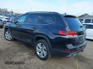 2021 Volkswagen Atlas SE z VIN 1V2WR2CAXMC558294, wystawiony jako IAAI lot #41447619 z przebiegiem 48 652 mil mil oraz . Historia ofert i sprzedaży dostępna na DreamBid. Obrazek 3.