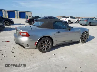 2017 FIAT 124 Spider Lusso with VIN JC1NFAEK8H0109738, listed as a Copart auction lot 61368405 with 63,624 mi miles and Salvage title. Bid and sale history available at DreamBid. Image 3.