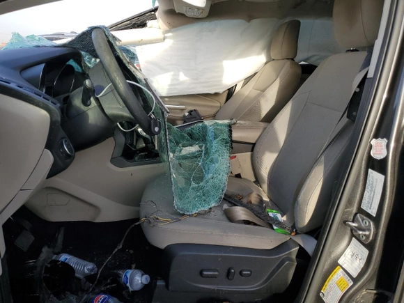 2018 Ford Escape SE with VIN 1FMCU0G95JUB49807, listed as a Copart auction lot 49744025 with 142,868 mi miles and Non Repairable. Bid and sale history available at carsss.com. Image 7.
