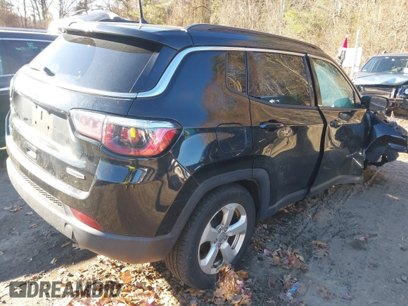 2018 Jeep Compass Latitude with VIN 3C4NJDBB3JT314058, listed as a IAAI auction lot 41012521 with 52,087 mi miles. Bid and sale history available at carsss.com. Image 4.