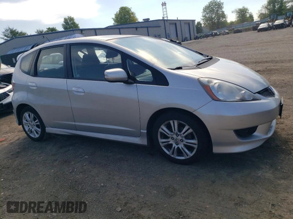 2011 Honda Fit Sport z VIN JHMGE8H67BC001041, wystawiony jako Copart lot #56109445 z przebiegiem 159 747 mil mil oraz Szkoda całkowita • Salvage title. Historia ofert i sprzedaży dostępna na DreamBid. Obrazek 4.