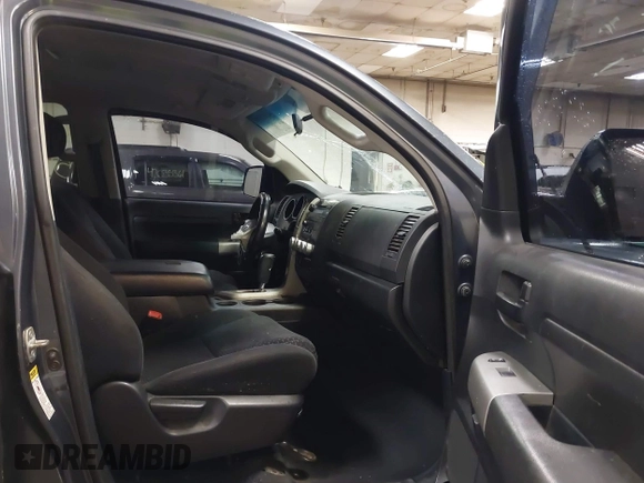 2009 Toyota Tundra 4WD Truck with VIN 5TFBW54199X091510, listed as a IAAI auction lot 42025369 with 234,784 mi miles. Bid and sale history available at carsss.com. Image 5.