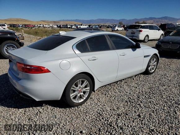 2018 Jaguar XE 25t Premium with VIN SAJAD4FX7JCP35886, listed as a Copart auction lot 77503834 with 62,660 mi miles and Clean Title. Bid and sale history available at carsss.com. Image 3.
