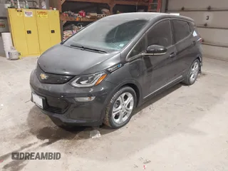 2021 Chevrolet Bolt EV LT z VIN 1G1FY6S05M4111315, wystawiony jako IAAI lot #41511422 z przebiegiem 14 433 mil mil oraz . Historia ofert i sprzedaży dostępna na DreamBid. Obrazek 2.