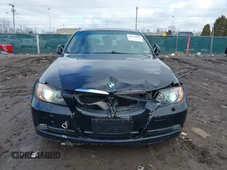 2008 BMW 3 Series 328xi with VIN WBAVC93518K036611, listed as a IAAI auction lot 41458902 with 162,425 mi miles and . Bid and sale history available at DreamBid. Image 6.