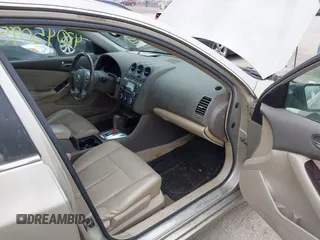 2010 Nissan Altima 2.5 SL with VIN 1N4AL2AP9AC117648, listed as a IAAI auction lot 42045098 with 231,244 mi miles. Bid and sale history available at carsss.com. Image 5.