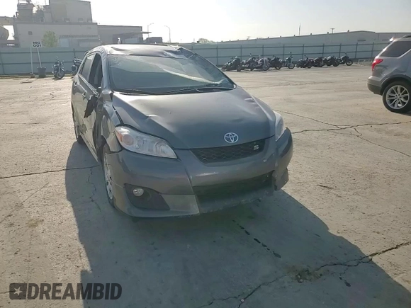 2010 Toyota Matrix S z VIN 2T1KE4EE7AC038080, wystawiony jako Copart lot #52586595 z przebiegiem 159 301 mil mil oraz Szkoda całkowita • Salvage title. Historia ofert i sprzedaży dostępna na DreamBid. Obrazek 11.