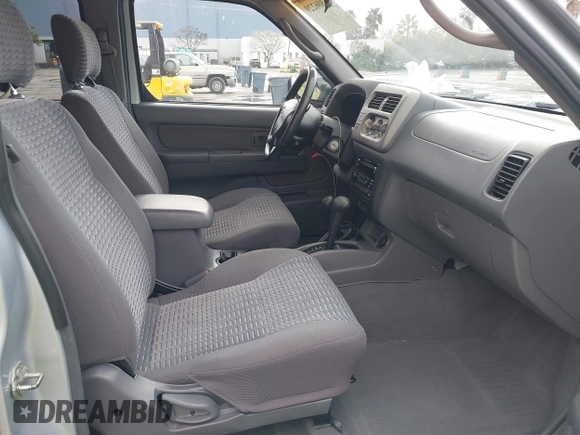 2001 Nissan Xterra XE z VIN 5N1ED28Y71C575157, wystawiony jako IAAI lot #41806229 z przebiegiem 126 091 mil mil oraz . Historia ofert i sprzedaży dostępna na DreamBid. Obrazek 5.