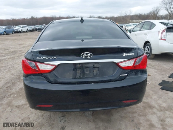 2013 Hyundai Sonata SE with VIN 5NPEC4AC6DH726709, listed as a IAAI auction lot 41967181 with 129,109 mi miles. Bid and sale history available at carsss.com. Image 16.