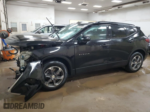 2024 Chevrolet Blazer LT z VIN 3GNKBCR44RS169056, wystawiony jako Copart lot #81803644 z przebiegiem 15 074 mil mil oraz Nie do naprawy • Non repairable. Historia ofert i sprzedaży dostępna na DreamBid. Obrazek 1.