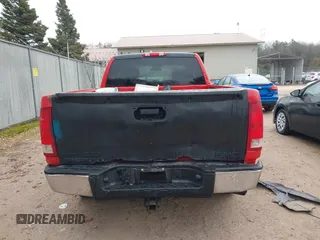2010 GMC Sierra 1500 SLE z VIN 1GTSKVE33AZ144299, wystawiony jako IAAI lot #41086313 z przebiegiem 199 994 mil mil oraz . Historia ofert i sprzedaży dostępna na DreamBid. Obrazek 16.