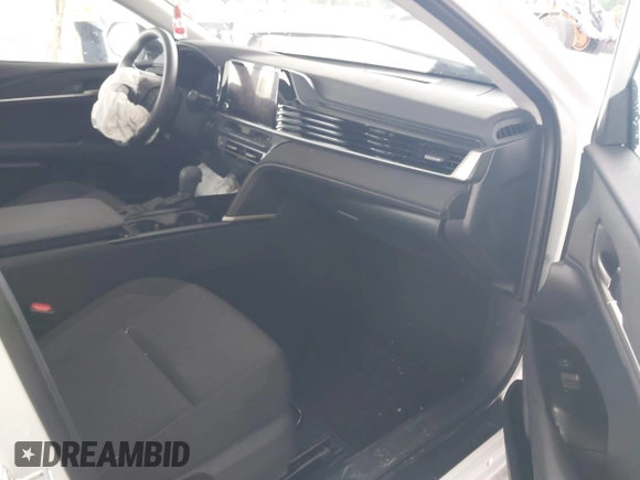 2025 Toyota Camry LE with VIN 4T1DAACK9SU112515, listed as a IAAI auction lot 41932562 with 587 mi miles and . Bid and sale history available at DreamBid. Image 5.