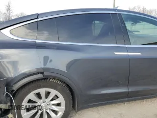 2020 Tesla Model X Long Range with VIN 5YJXCBE21LF263048, listed as a Copart auction lot 47554495 with Not Provided miles and Salvage Title. Bid and sale history available at carsss.com. Image 11.