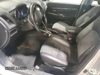 2018 Mitsubishi Outlander SE z VIN JA4AR3AW7JU001634, wystawiony jako Copart lot #60111115 z przebiegiem 44 679 mil mil oraz Szkoda całkowita • Salvage title. Historia ofert i sprzedaży dostępna na DreamBid. Obrazek 7.
