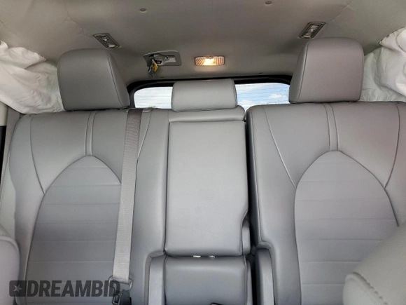 2022 Toyota Highlander XLE z VIN 5TDHZRBH0NS202972, wystawiony jako Copart lot #56211025 z przebiegiem 29 021 mil mil oraz Szkoda całkowita • Salvage title. Historia ofert i sprzedaży dostępna na DreamBid. Obrazek 10.