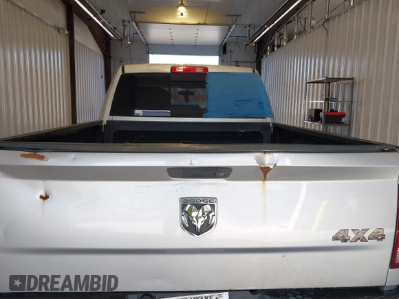 2010 Dodge 1500 SLT z VIN 1D7RV1GT3AS117632, wystawiony jako IAAI lot #41940483 z przebiegiem 310 651 mil mil oraz . Historia ofert i sprzedaży dostępna na DreamBid. Obrazek 17.