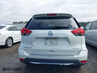 2017 Nissan Rogue SL with VIN 5N1AT2MV7HC731043, listed as a IAAI auction lot 41301474 with 95,458 mi miles. Bid and sale history available at carsss.com. Image 17.