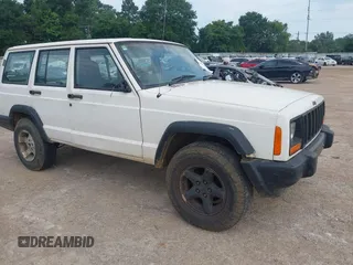 1998 Jeep Cherokee z VIN 1J4FB28S7WL209453, wystawiony jako IAAI lot #42408852 z przebiegiem Nie podano mil oraz . Historia ofert i sprzedaży dostępna na DreamBid. Obrazek 1.