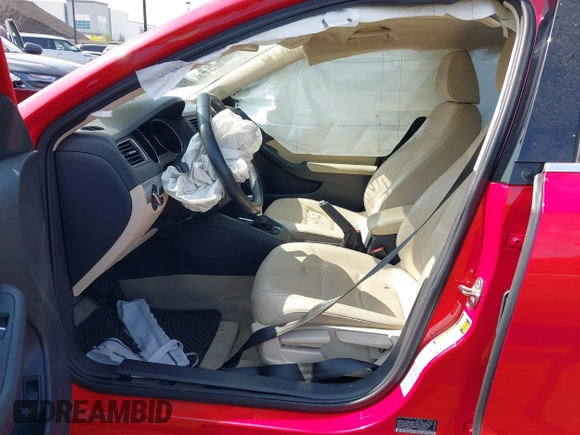 2015 Volkswagen Jetta SE with VIN 3VWD17AJ7FM303892, listed as a IAAI auction lot 42386050 with 50,998 mi miles and . Bid and sale history available at DreamBid. Image 5.