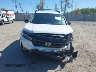 2024 Honda Ridgeline Sport z VIN 5FPYK3F11RB005065, wystawiony jako IAAI lot #42133517 z przebiegiem 4 697 mil mil oraz . Historia ofert i sprzedaży dostępna na DreamBid. Obrazek 13.