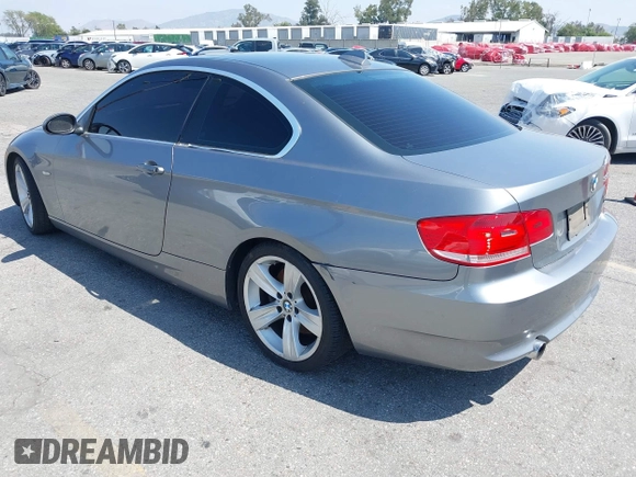 2007 BMW 3 Series 335i z VIN WBAWB735X7PV83843, wystawiony jako IAAI lot #42218921 z przebiegiem 169 401 mil mil oraz . Historia ofert i sprzedaży dostępna na DreamBid. Obrazek 3.