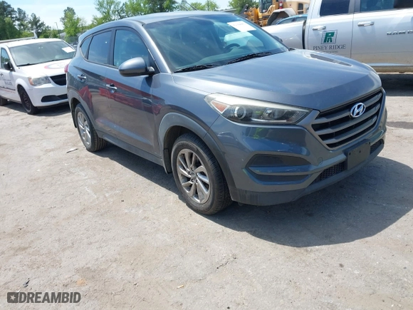 2016 Hyundai Tucson SE with VIN KM8J23A44GU119203, listed as a IAAI auction lot 42104002 with 139,797 mi miles. Bid and sale history available at carsss.com. Image 1.