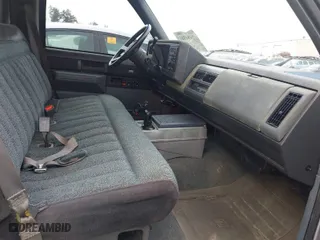 1989 Chevrolet C/K 1500 with VIN 1GCDC14K6KE204236, listed as a IAAI auction lot 41804316 with 174,241 mi miles. Bid and sale history available at carsss.com. Image 5.